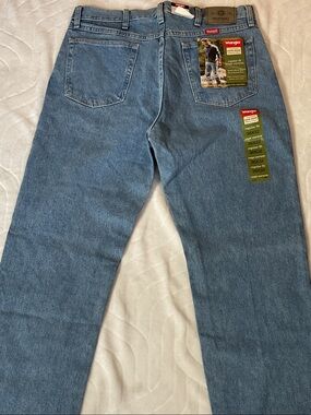 Wrangler Light Blue Straight Leg Men's Jeans